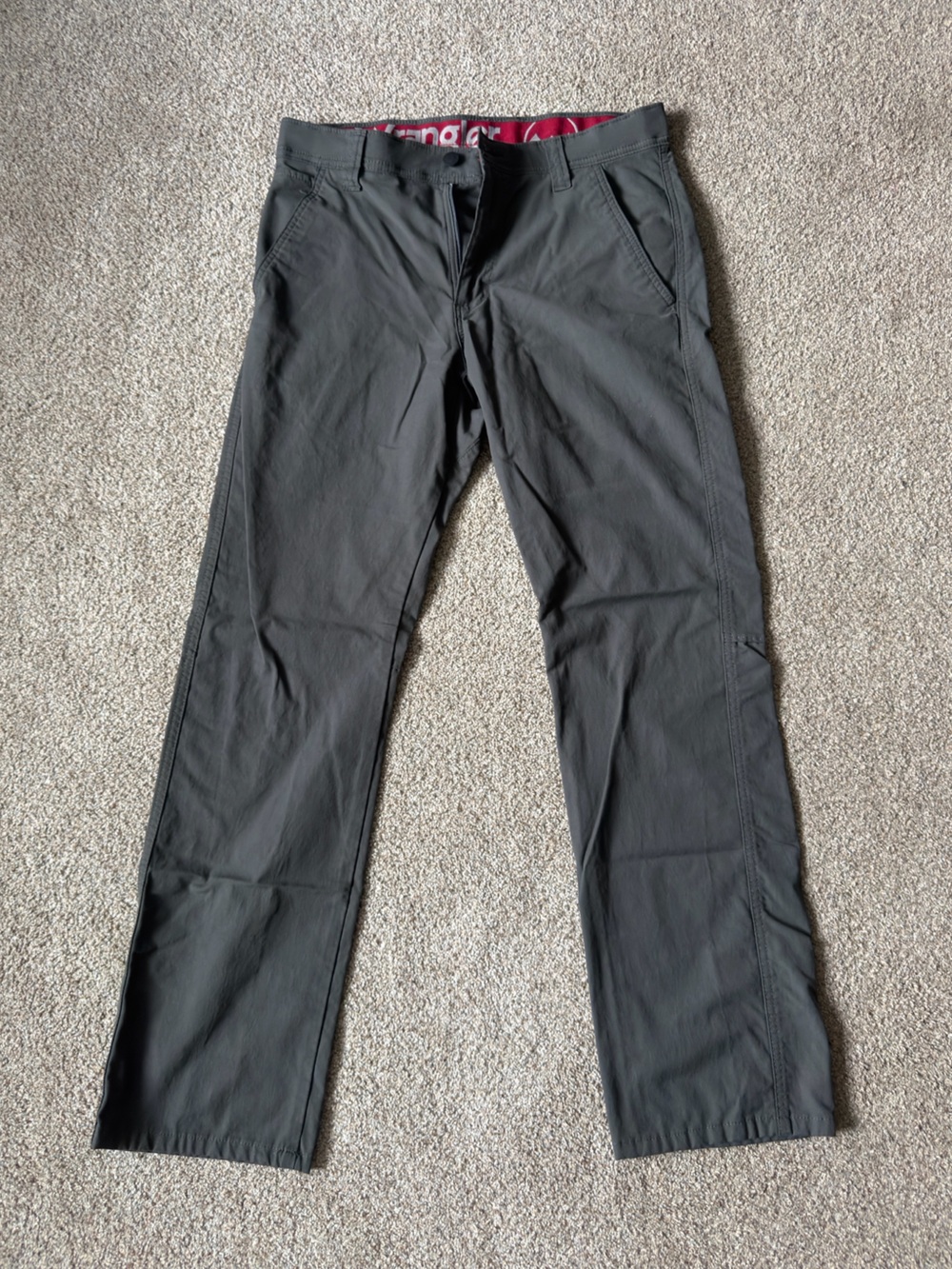 Wrangler Men's Charcoal Outdoor Straight-Leg Chinos Size 30x30